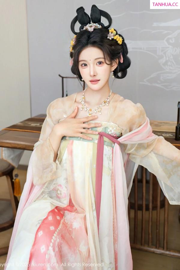   [XiuRen]高清写真图 2025.08.13 No.10645 梨霜儿 古装服饰第24张图片